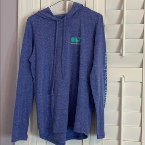EUC Vineyard vines t-shirt with hood